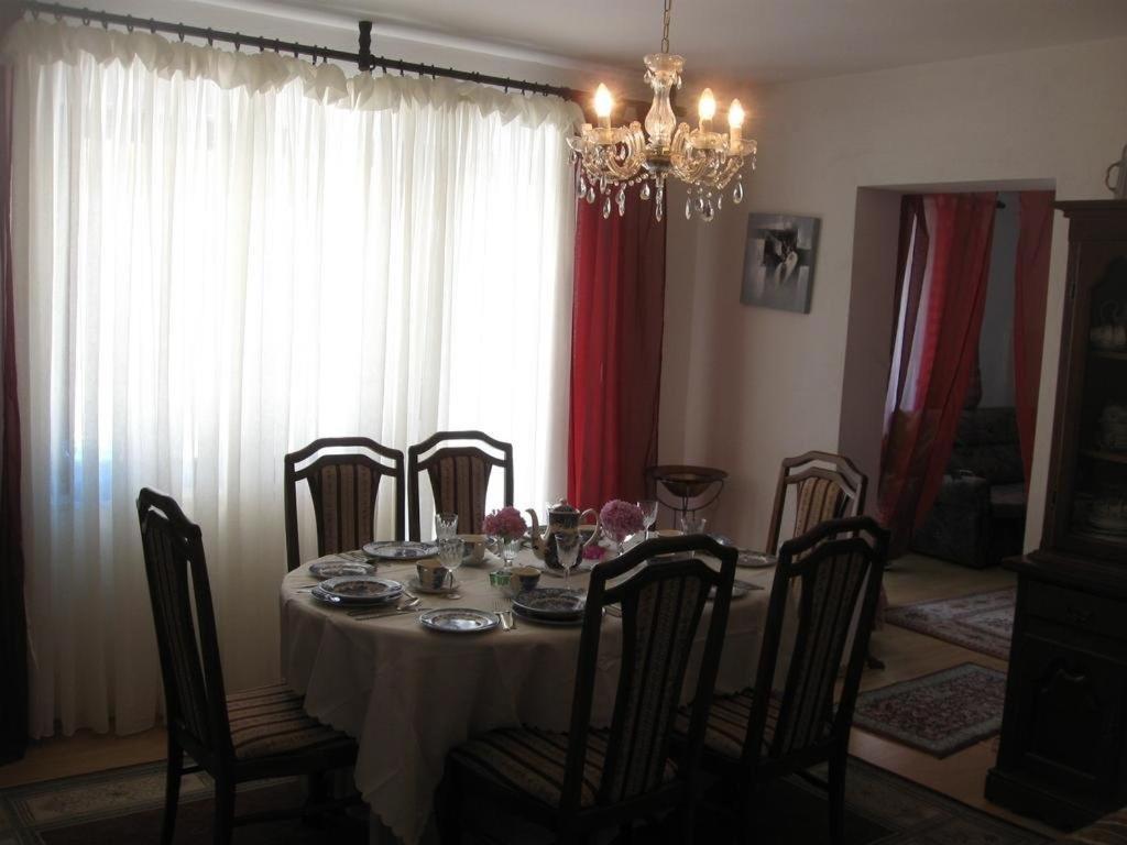 Madam Svetlana Acomodação com café da manhã Tivat Exterior foto