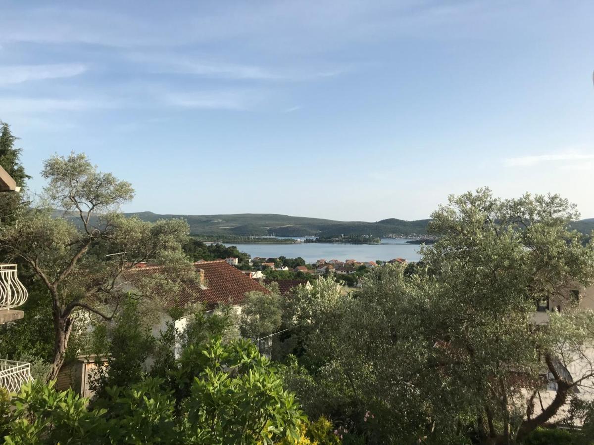Madam Svetlana Acomodação com café da manhã Tivat Exterior foto